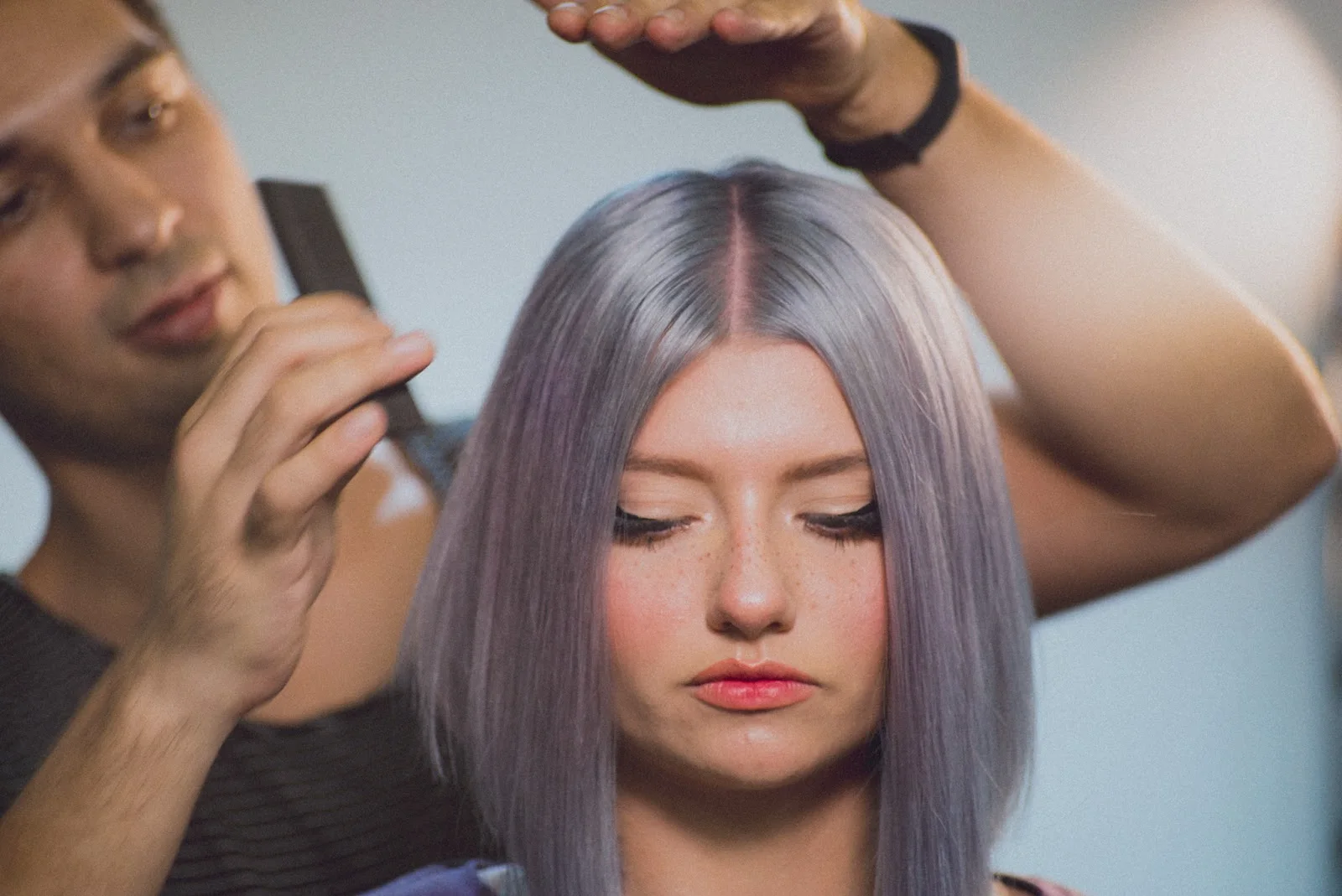 Styling și culoare argintie Factory Salon