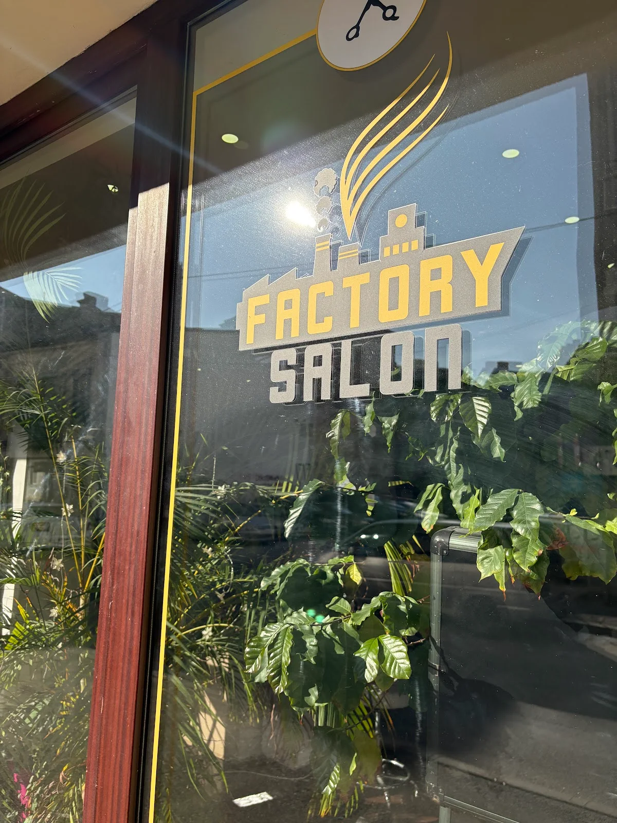 Vitrina Factory Salon