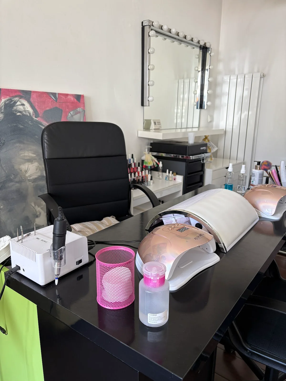 Post de manichiură Factory Salon